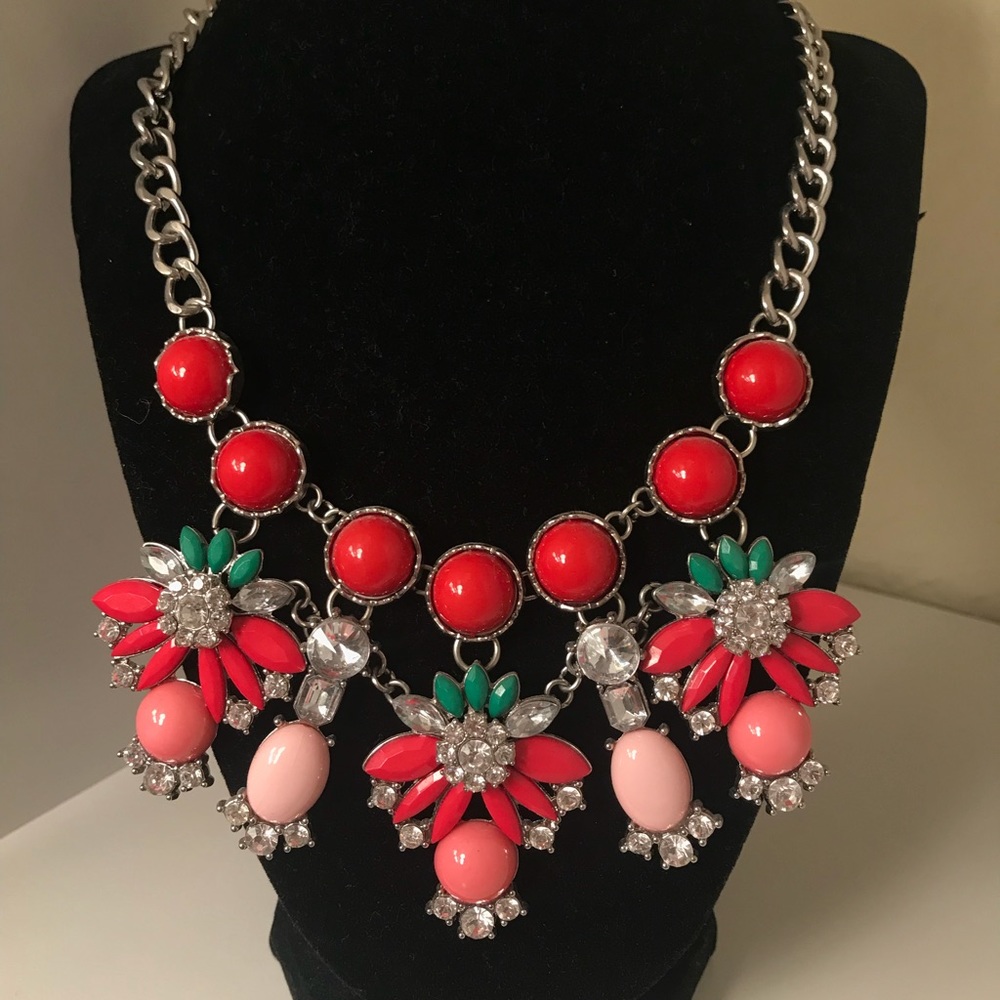 Statement necklace